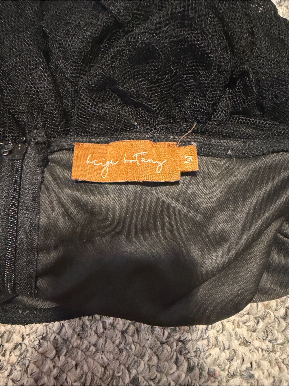 Black Lace Strapless Tank Top - Picture 3 of 4
